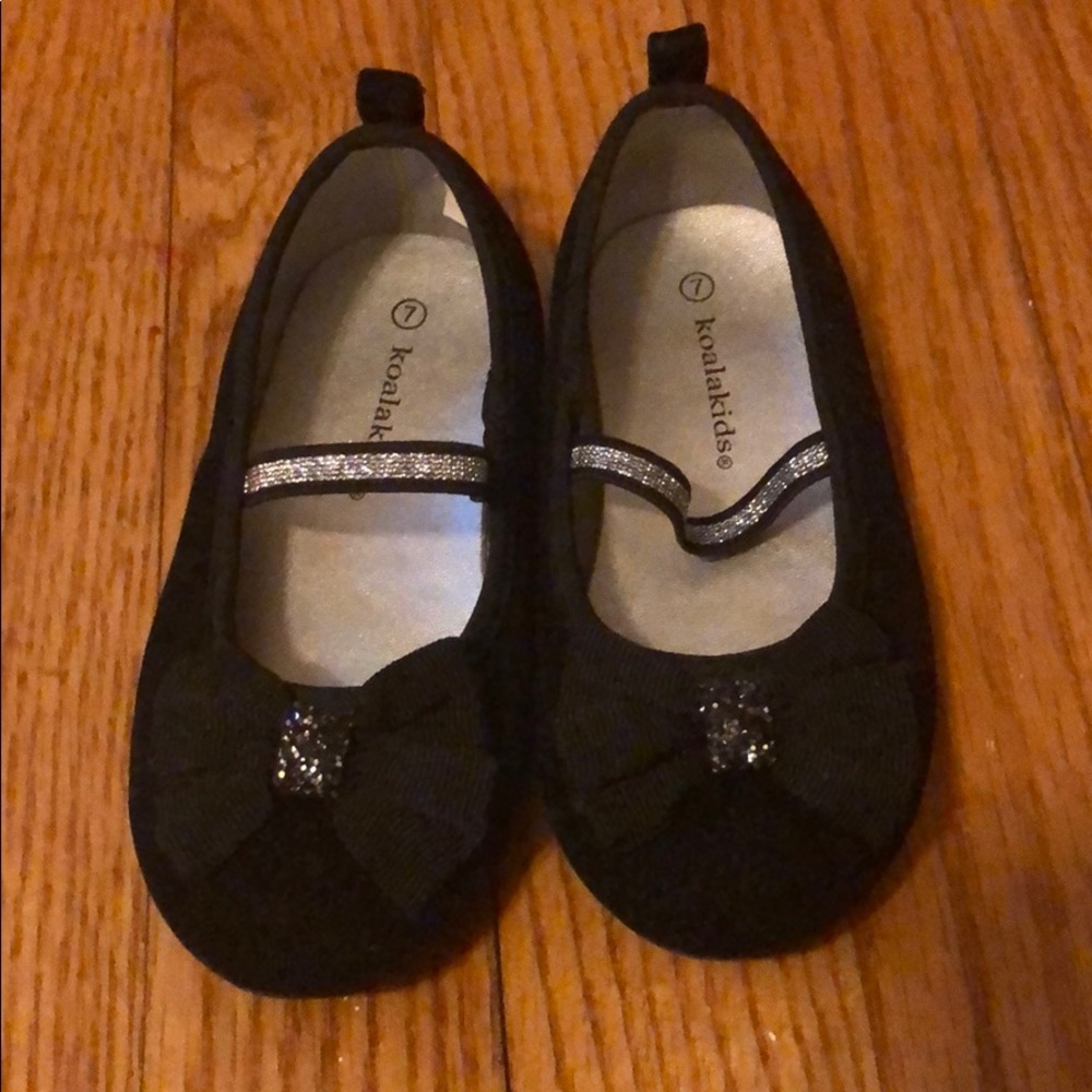 Kids size 7 worn once Koalakids dress shoes